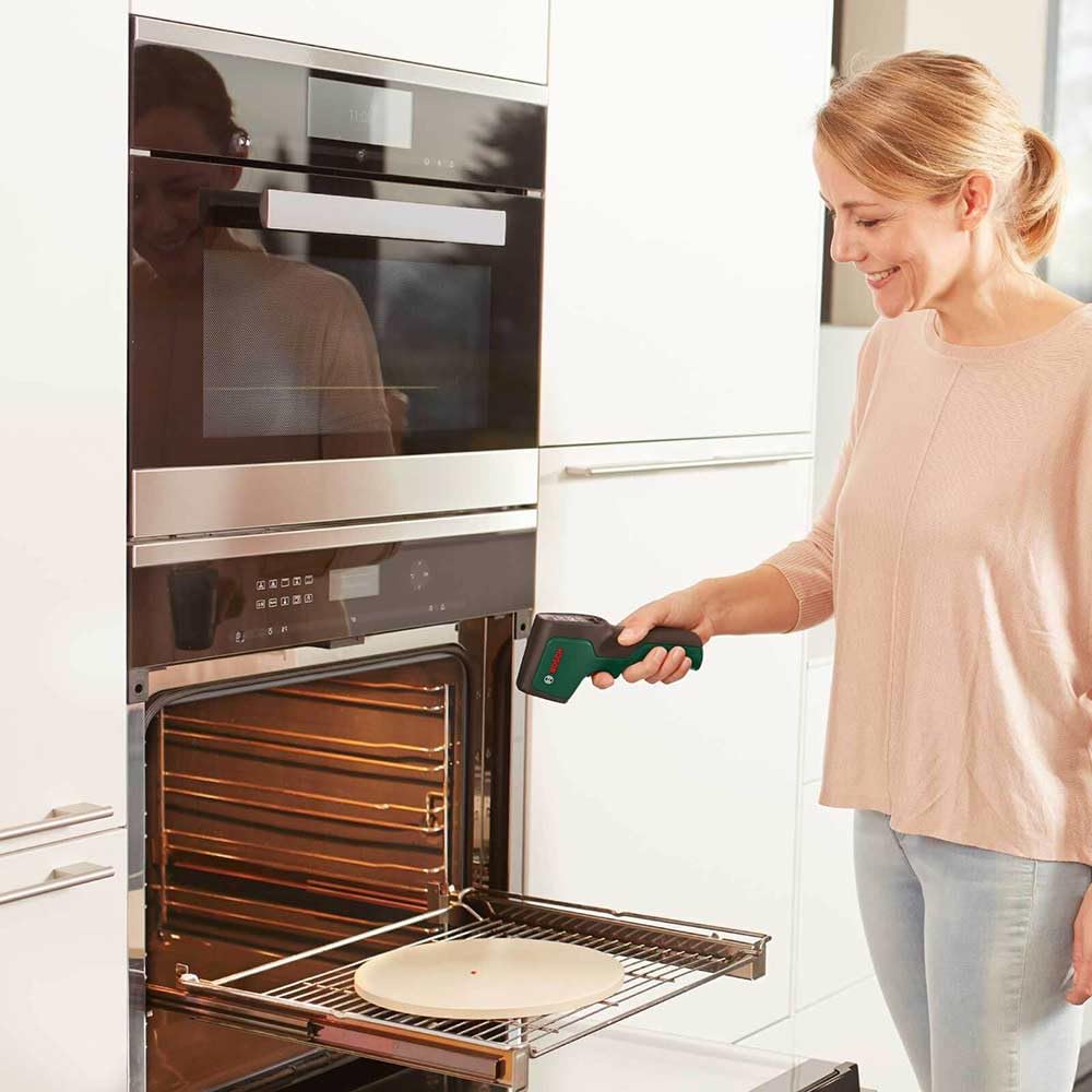Bosch - Termómetro infrarrojo UniversalTemp (-30°C…+500°C, medición fácil y precisa, 3 grupos de materiales predefinidos