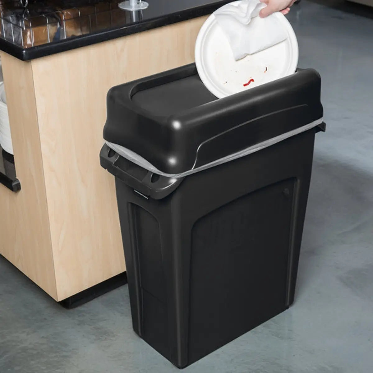 Tapa Abatible Slim Jim Rubbermaid Intocable Para Contenedor Color Gris