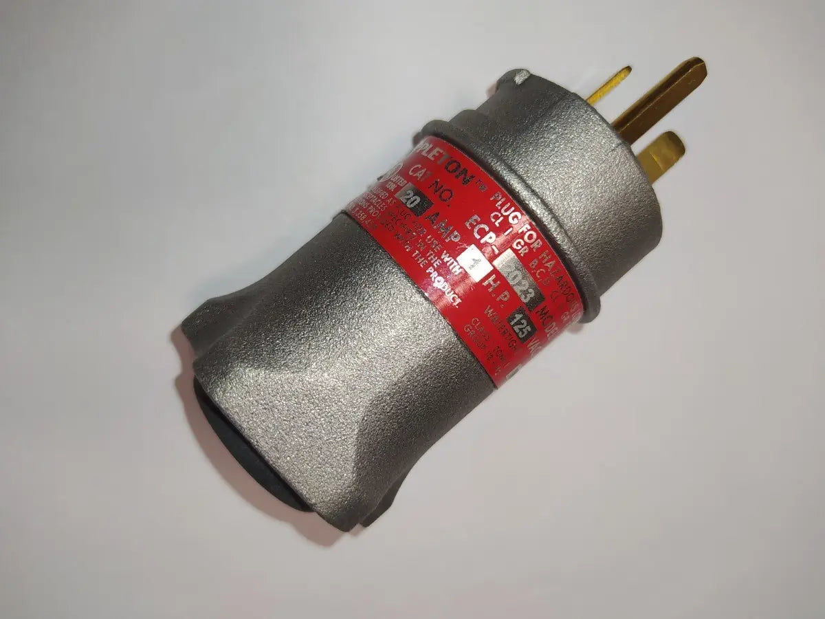 Clavija Appleton Ecp-2023 20a 125v 2w3p